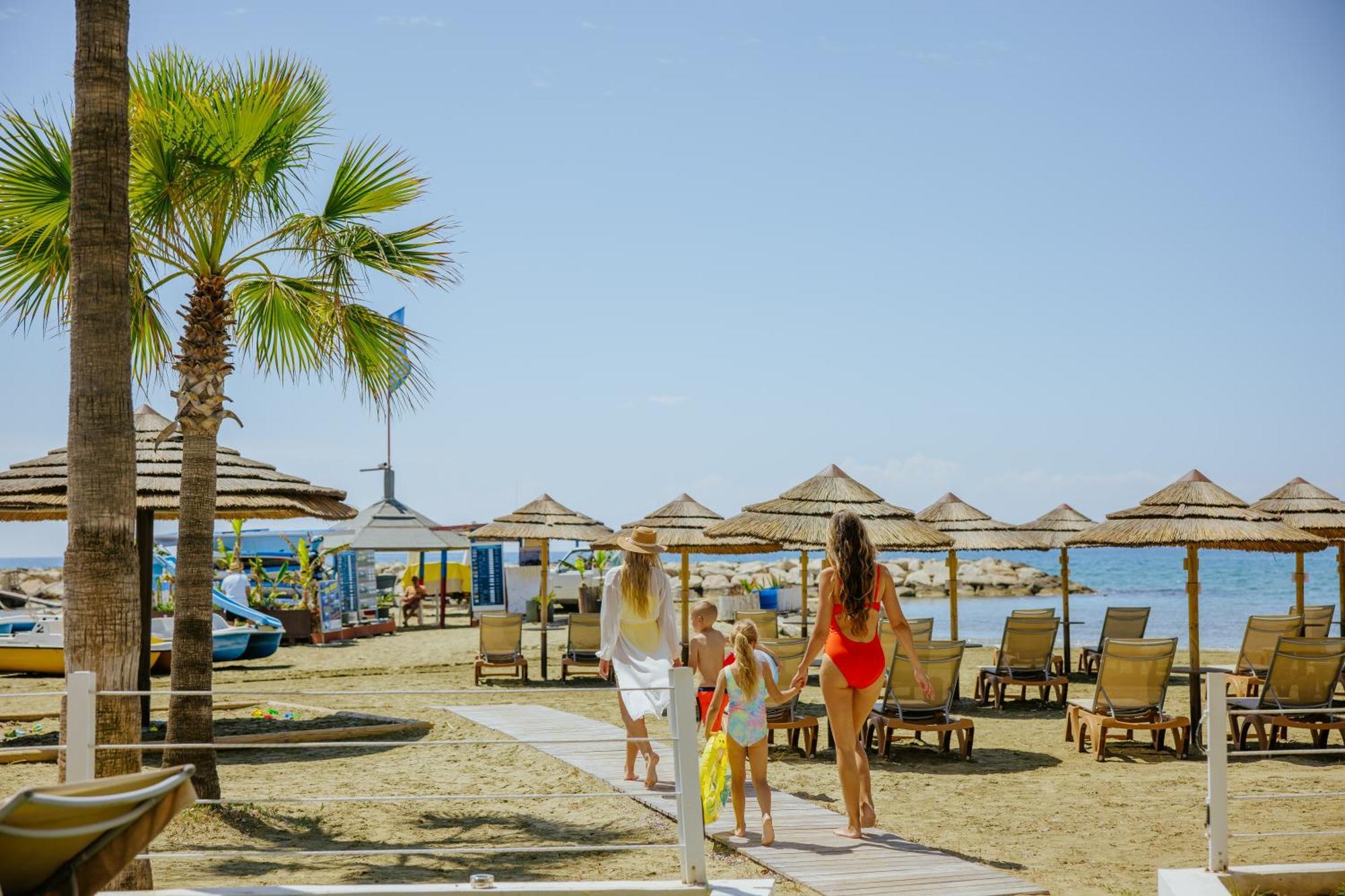 Golden Bay Beach Hotel Larnaca Eksteriør billede