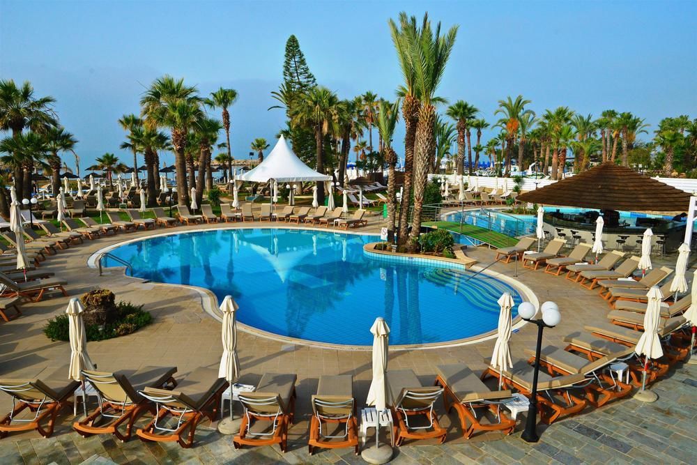 Golden Bay Beach Hotel Larnaca Eksteriør billede